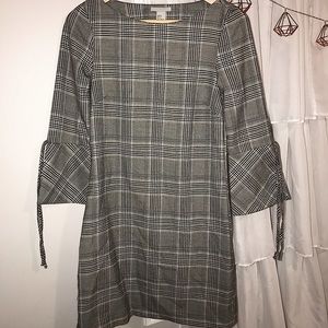 H&M Plaid Tie-sleeve Dress